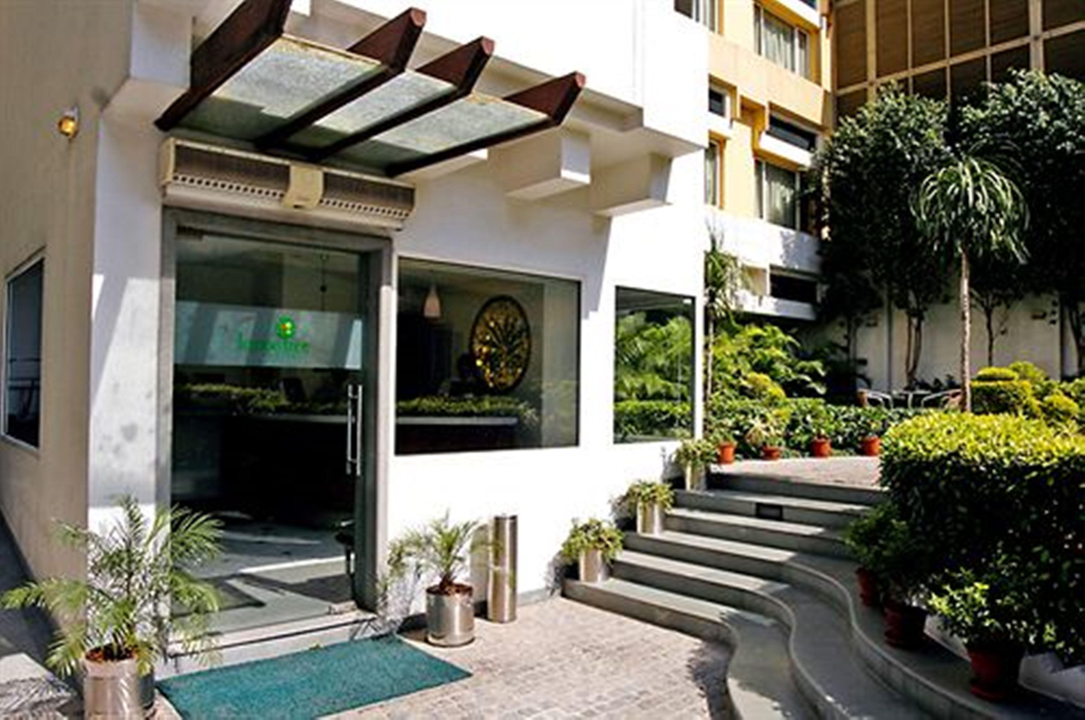 Lemon Tree Hotel, Udyog Vihar, Gurugram Gurgaon Esterno foto