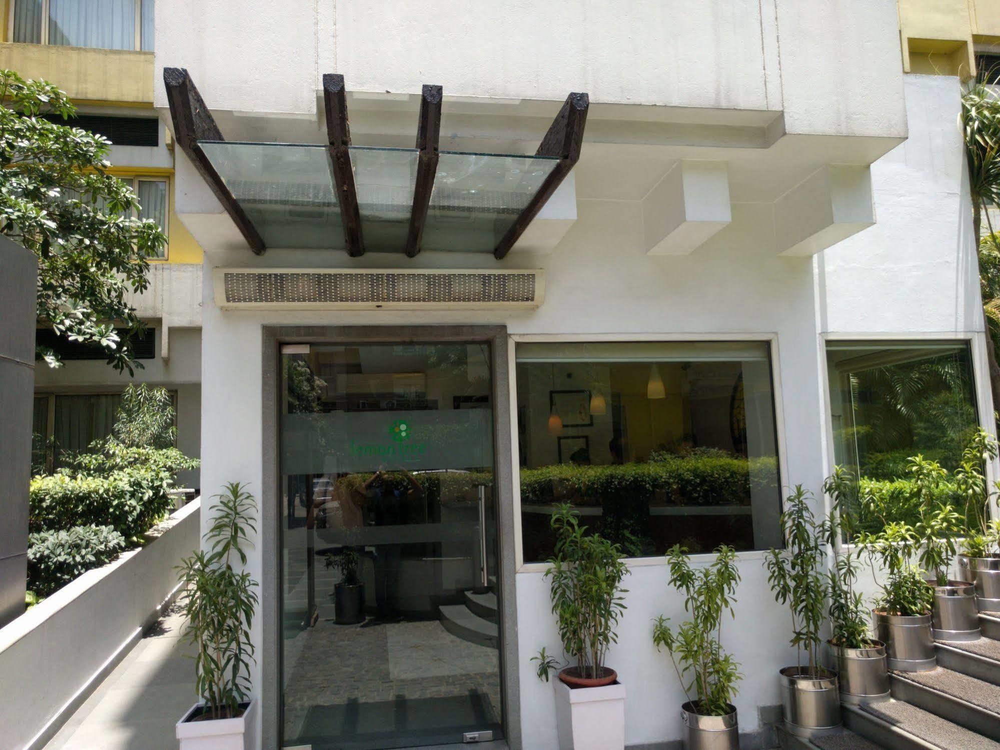 Lemon Tree Hotel, Udyog Vihar, Gurugram Gurgaon Esterno foto