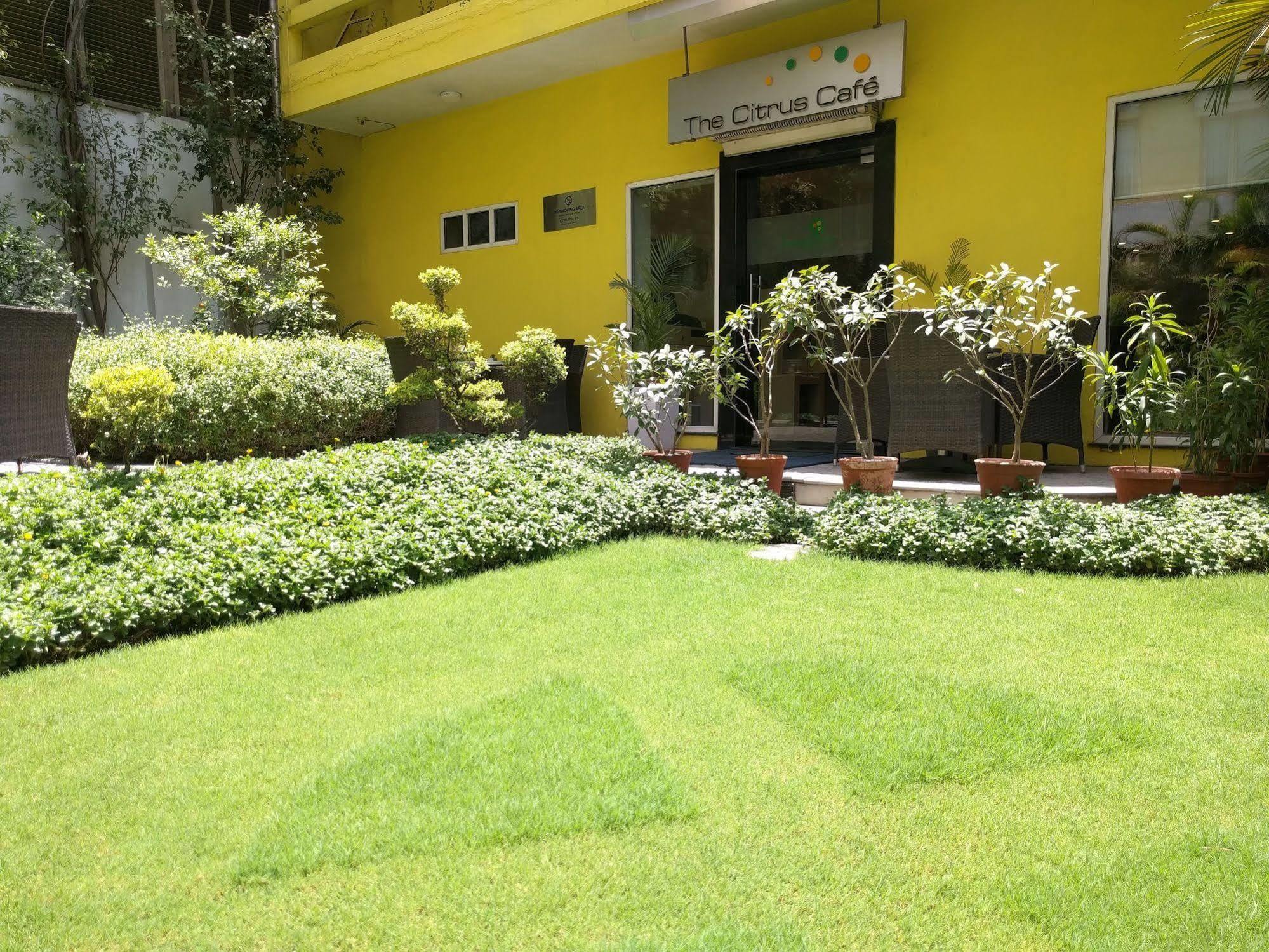 Lemon Tree Hotel, Udyog Vihar, Gurugram Gurgaon Esterno foto